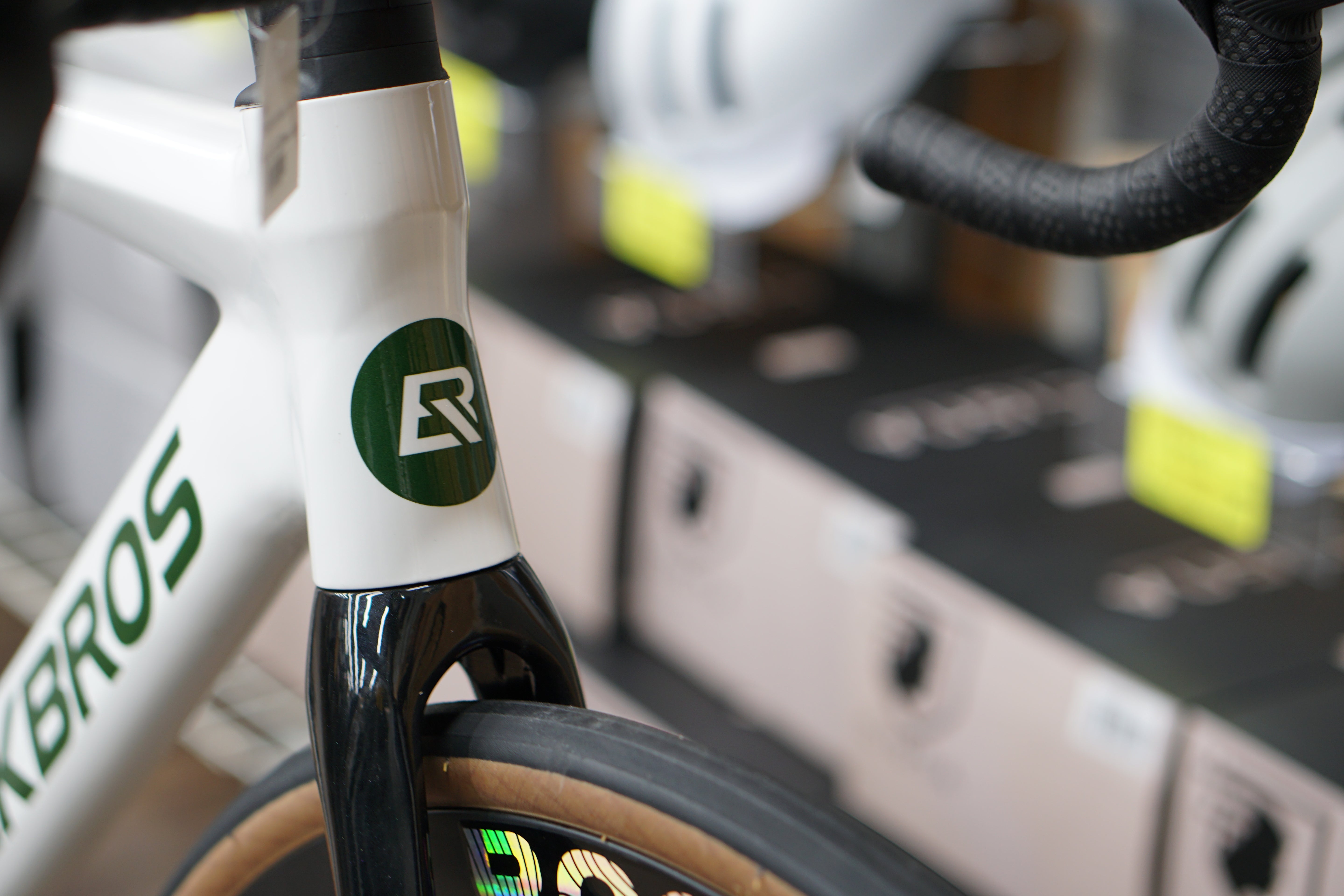 【限定入荷】ROCKBROS【ロックブロス】 W3 ロードバイク