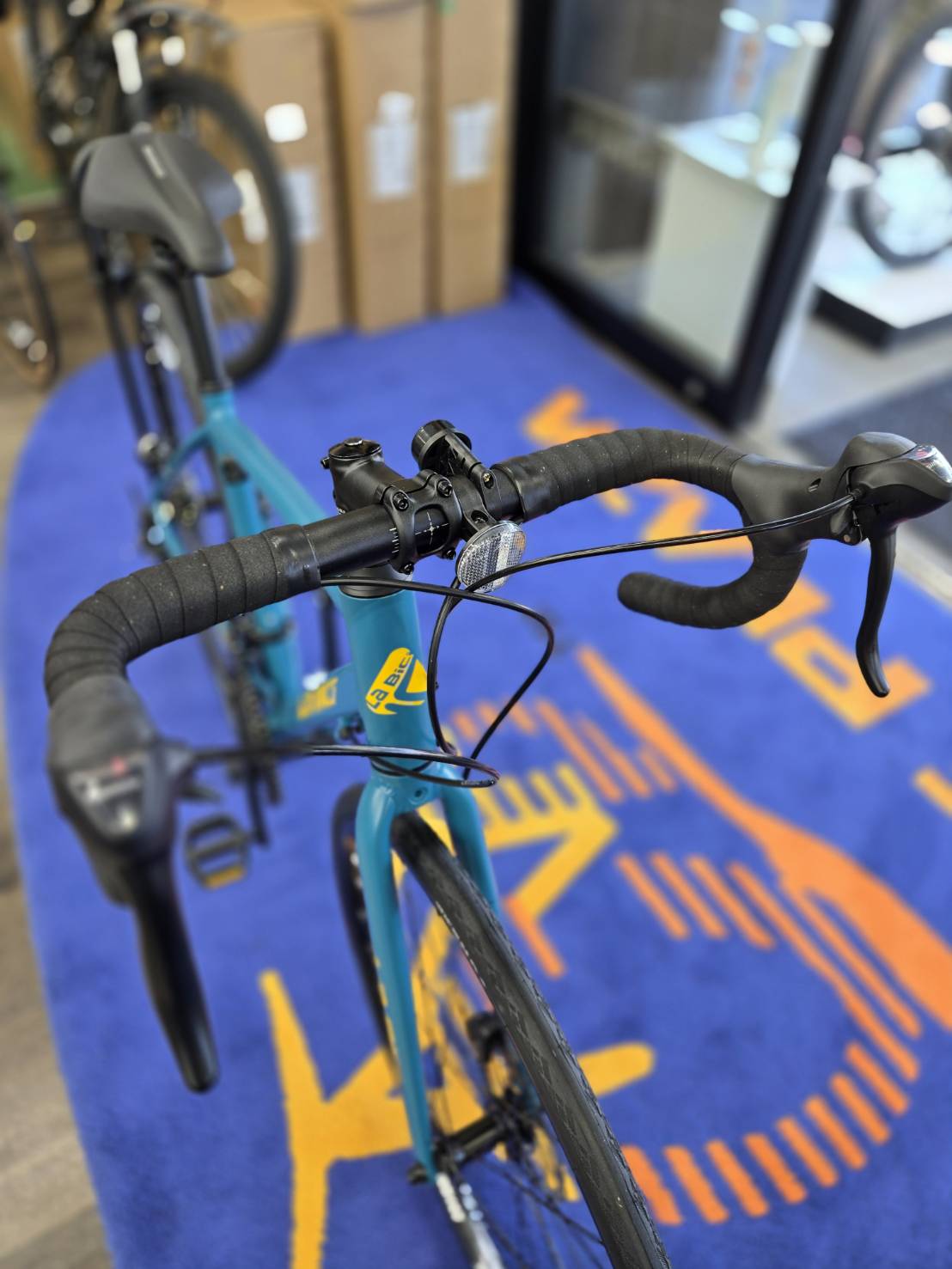 LA BICI ROAD DISC 700C 2024モデル 【アウトレット】