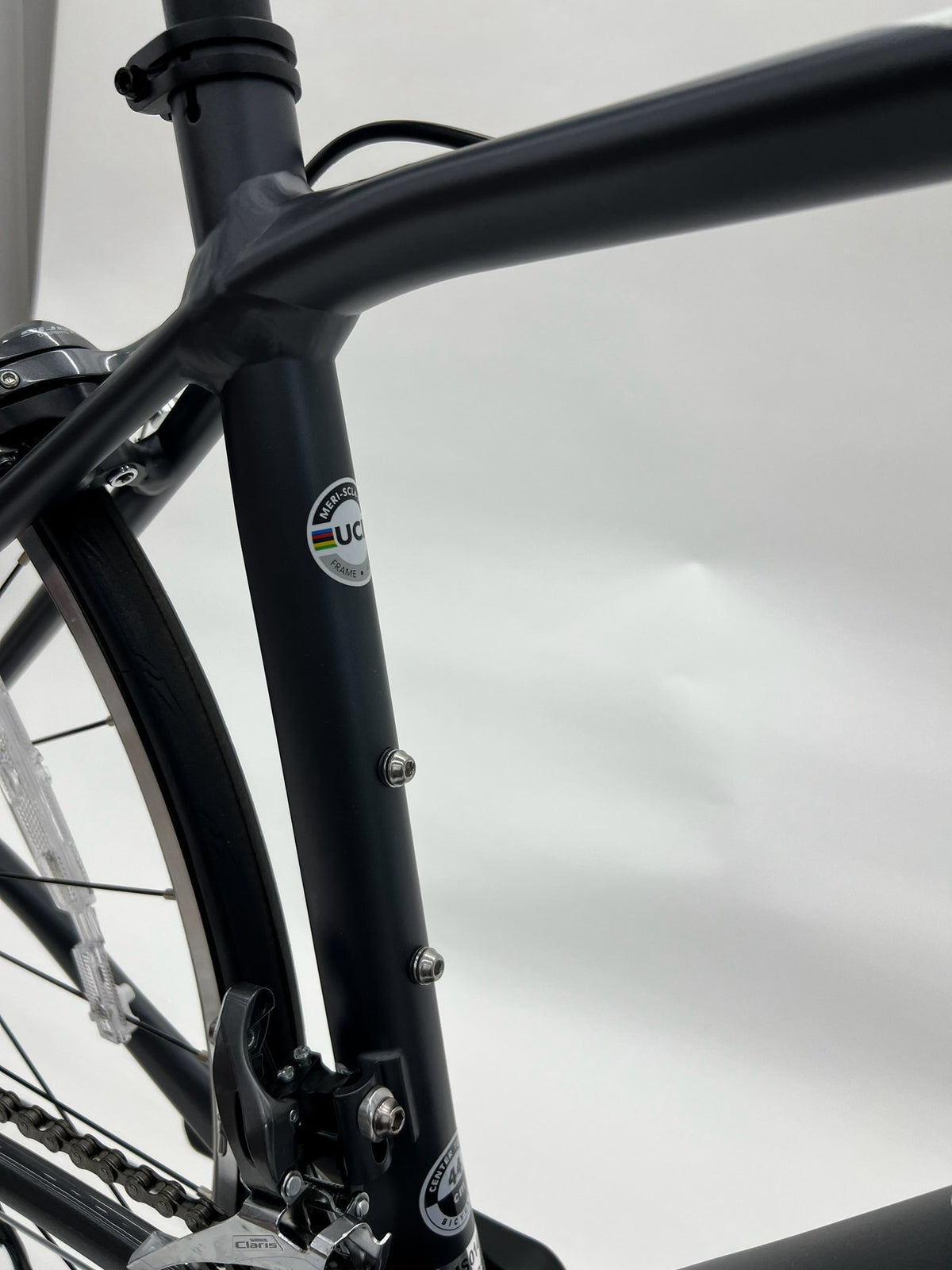 MERIDA SCULTURA RIM フレーム接合部とUCIラベル