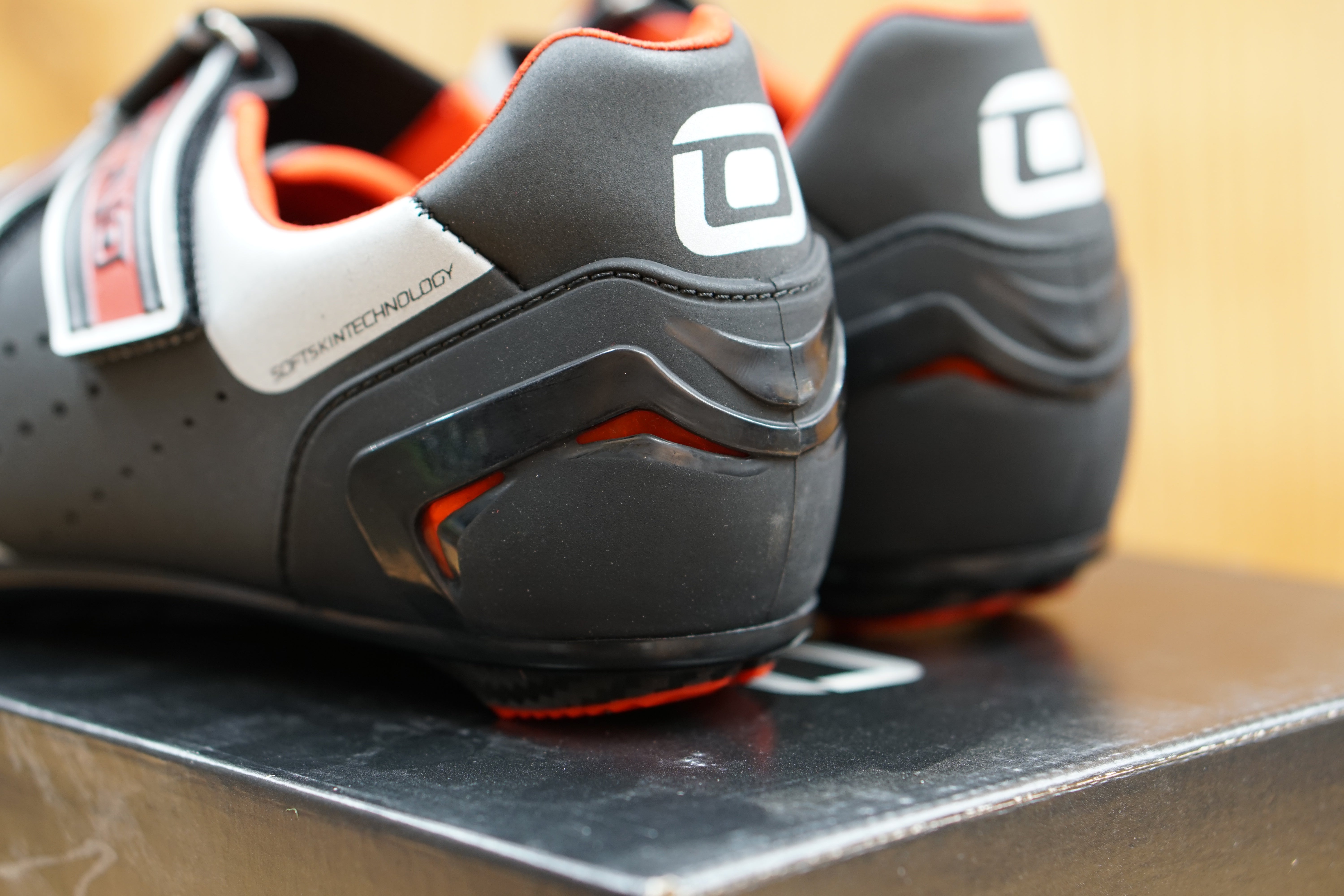 良品 クロノ CRONO CR-2 NYLON ビンディングシューズ サイズ39 CRONO【クロノ】 CR-2 【Carbon+nylon】【アウトレット】SPD-SL