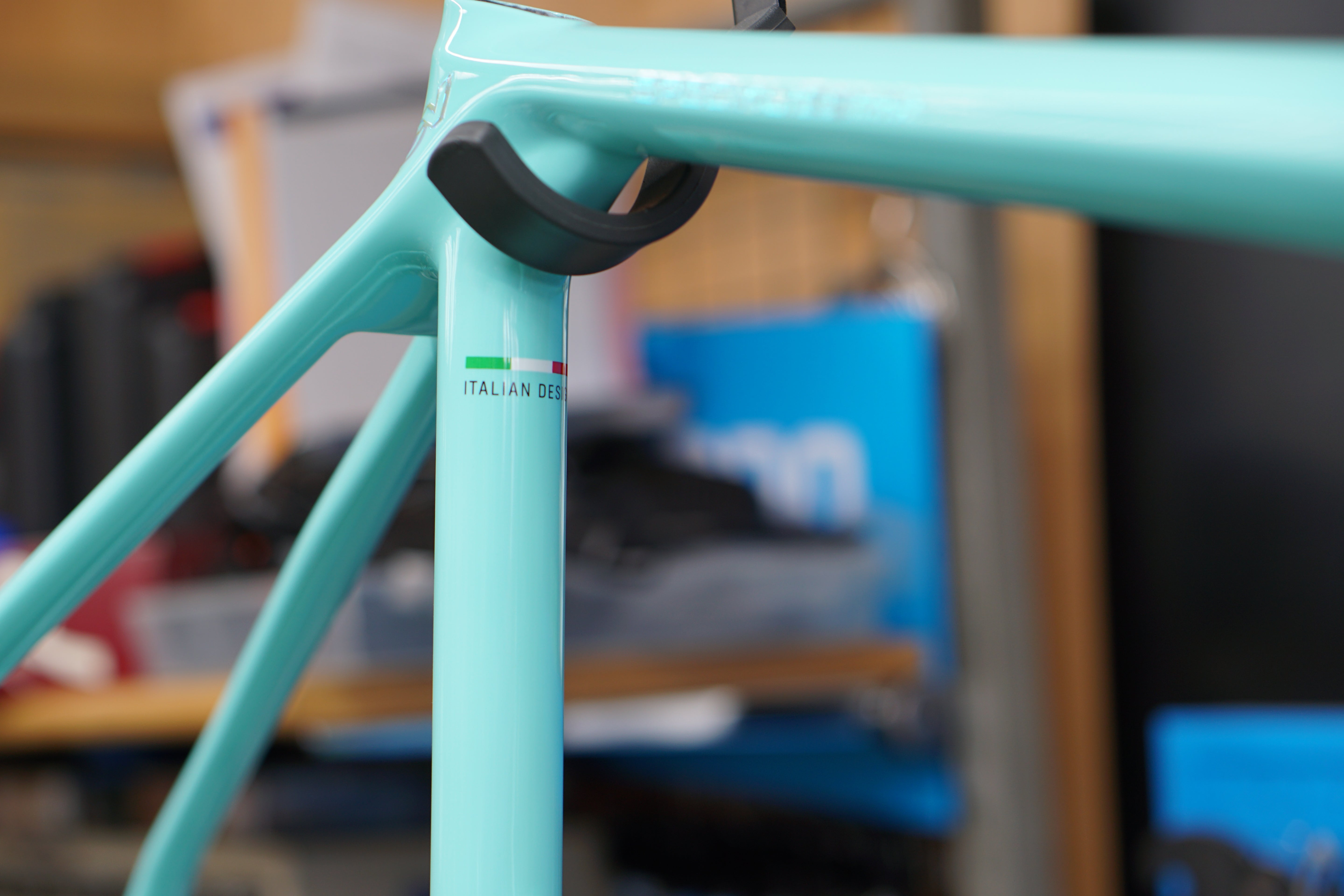 BIANCHI SPECIALISSIMA DISC 530mm フレームセット 2023