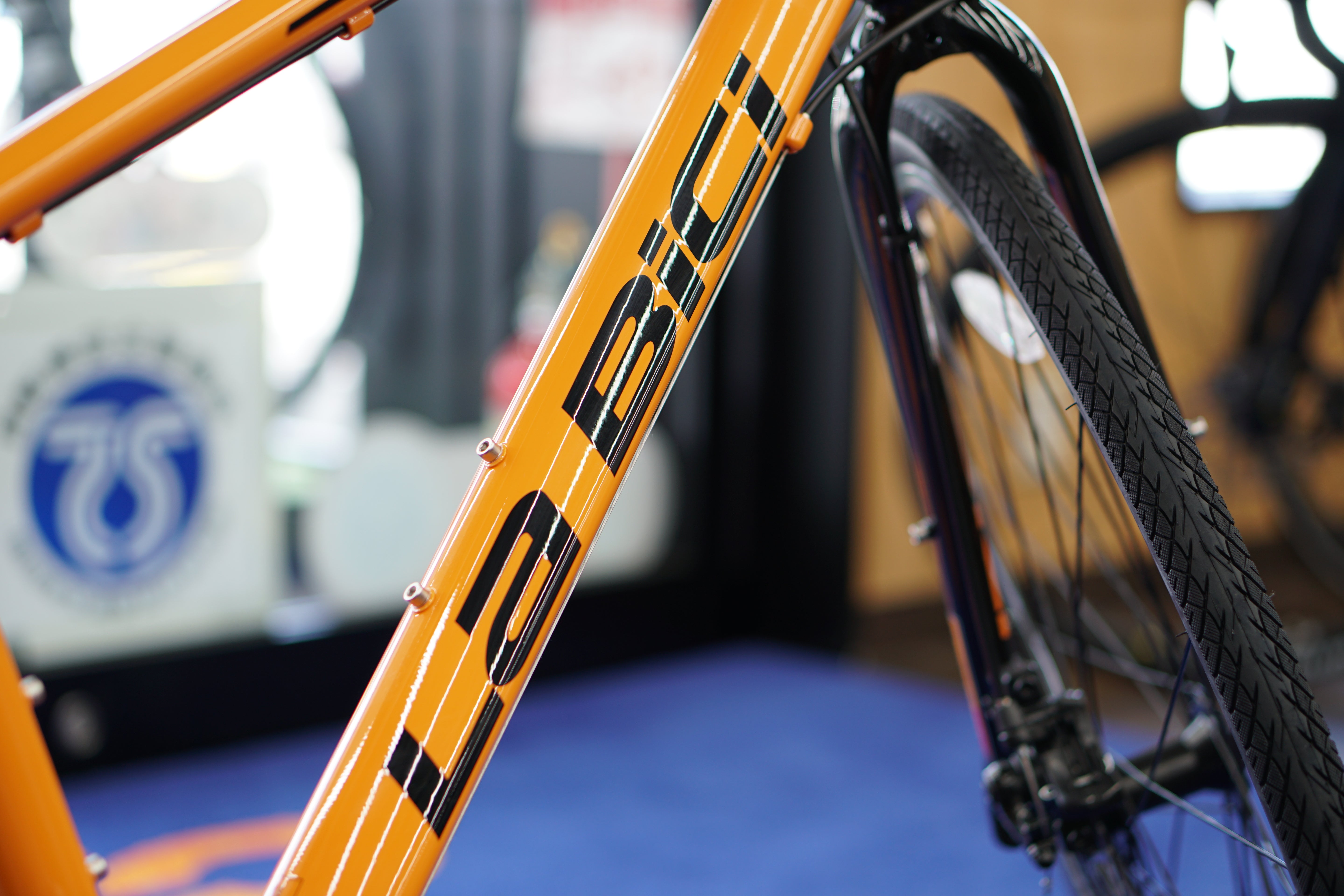 LA BICI(ラビチ)　CROSS 700C 【アウトレット】