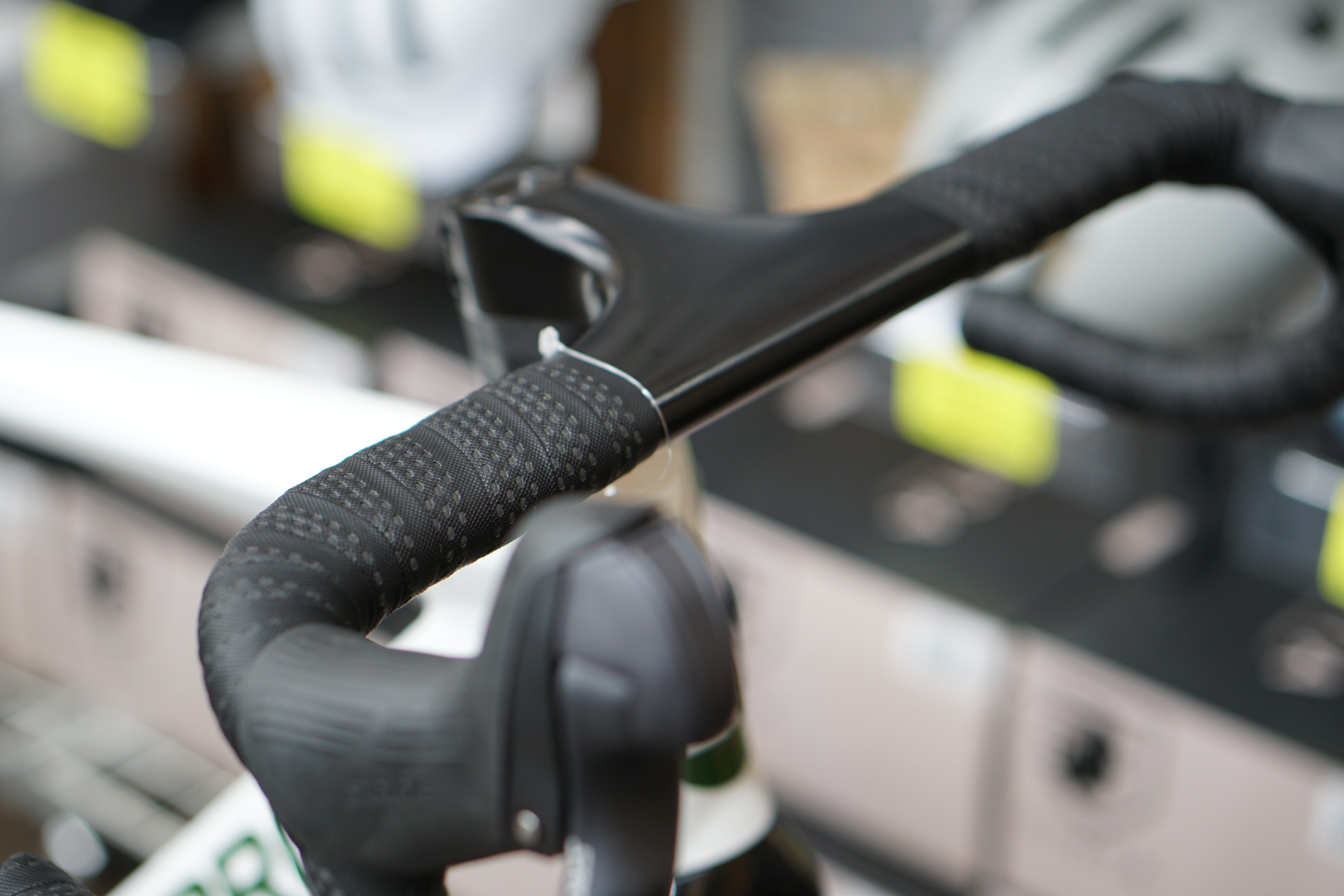 【限定入荷】ROCKBROS【ロックブロス】 W3　ロードバイク