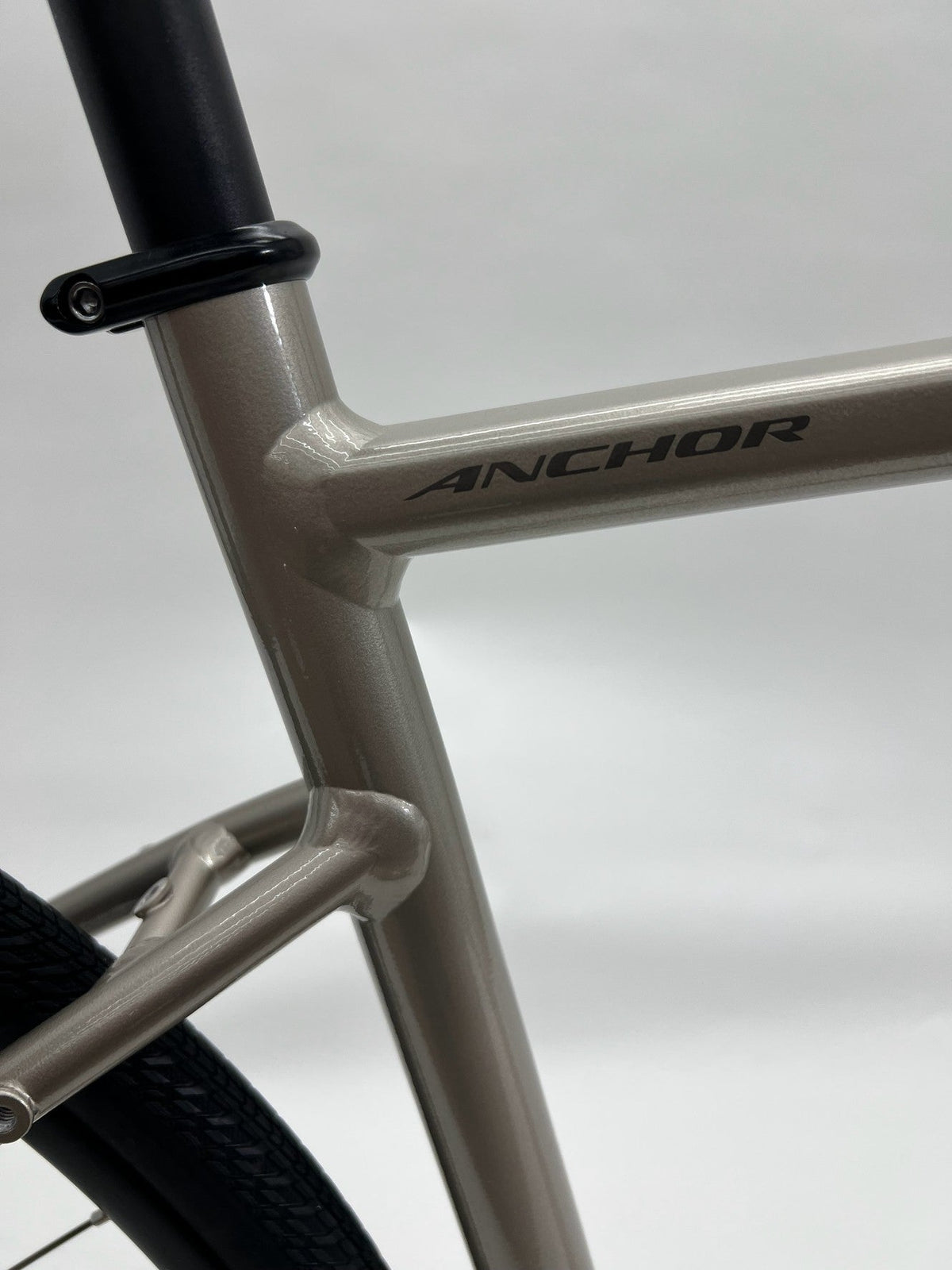 ANCHOR RE6 CLARIS 510mm ジオチタニウム フレームとサドル周辺
