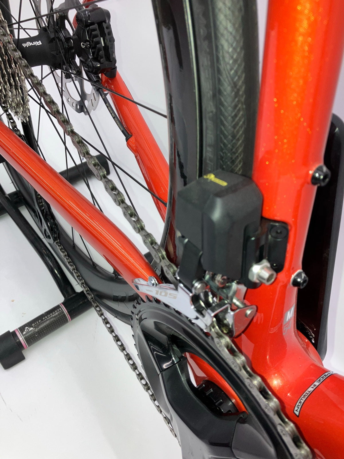 FELT FR ADVANCED 105 Di2 フロントディレイラー周辺