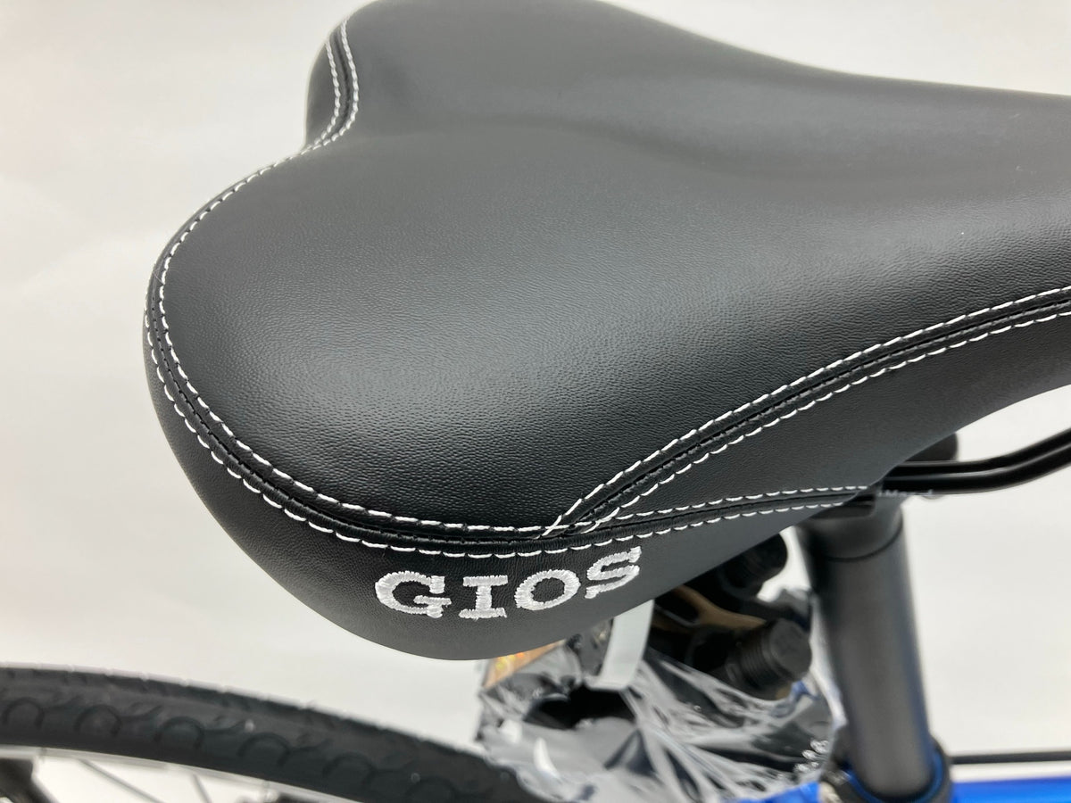 GIOS MISTRAL DISC HYD サドル周辺